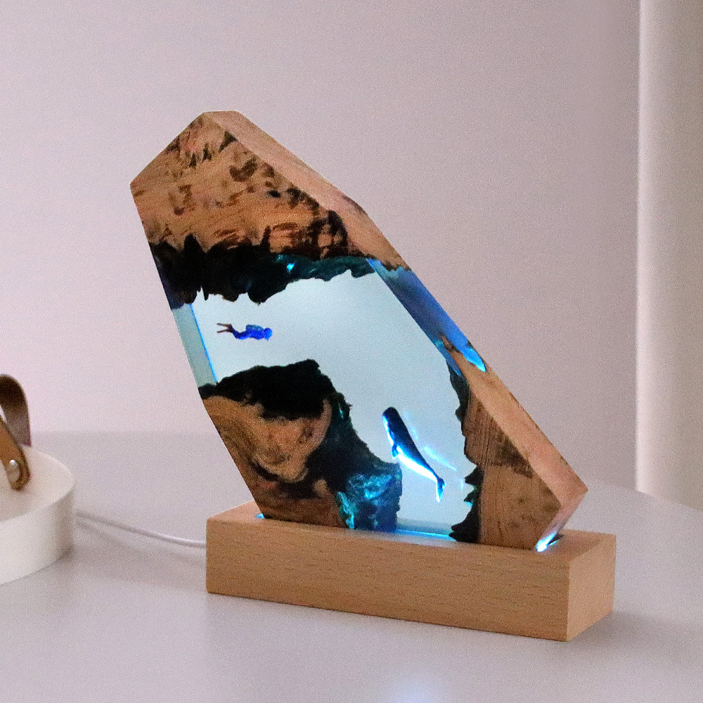 Resin Art Gift For Anniversary - Новая подводная фигурка дайвера с китом